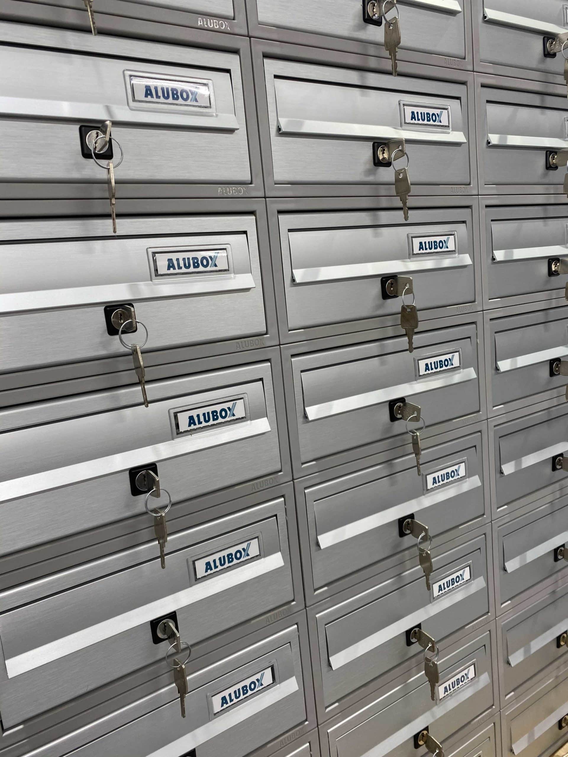Post Boxes for Flats Free Standing Internal Locking in Anodized Silver - Tocco Di Italia Modular 270