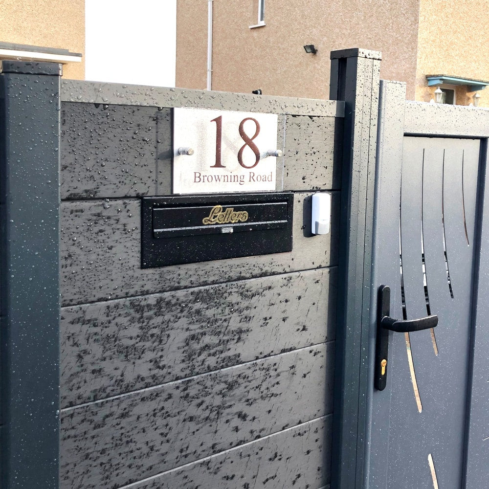 Large Post Box W3 1